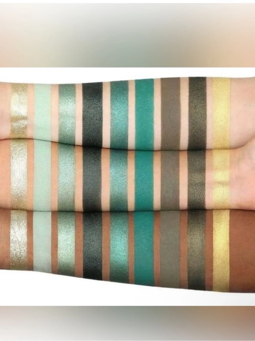 HUDA BEAUTY vibrant teal